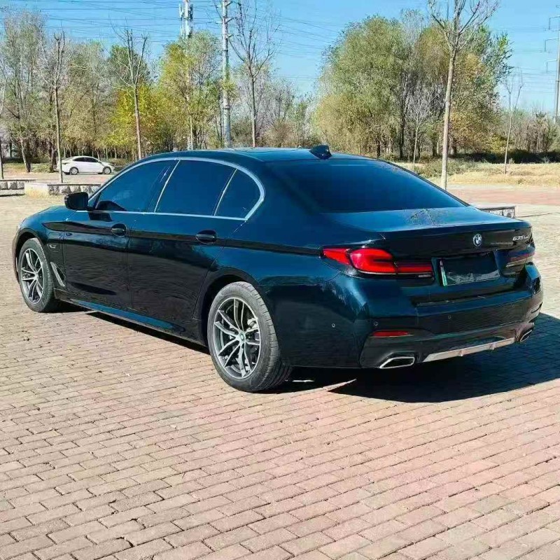 济宁23年宝马5系8
