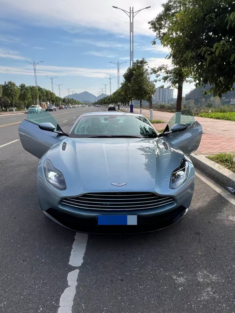 长沙19年阿斯顿·马丁DB111