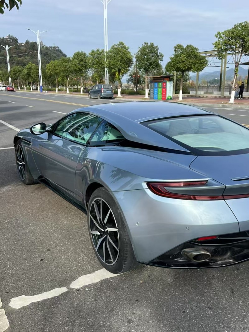 长沙19年阿斯顿·马丁DB114