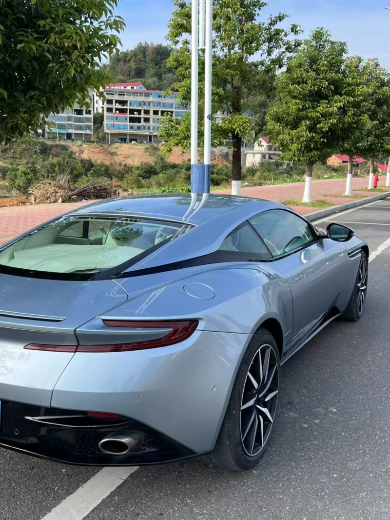 长沙19年阿斯顿·马丁DB116