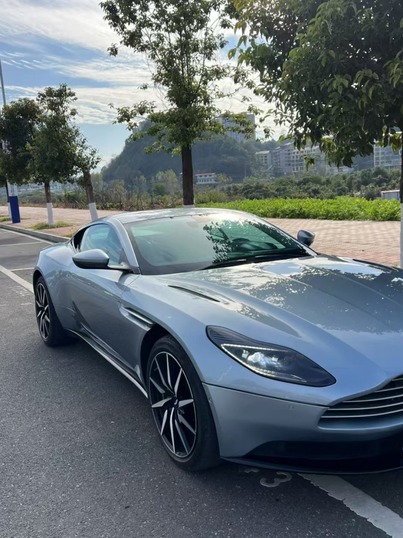 长沙19年阿斯顿·马丁DB118