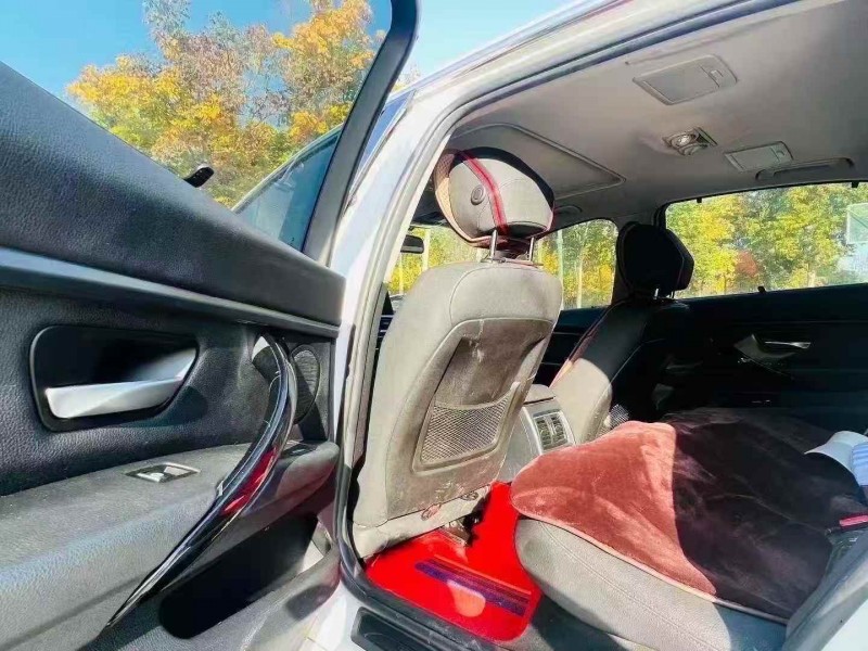 济宁17年宝马3系4