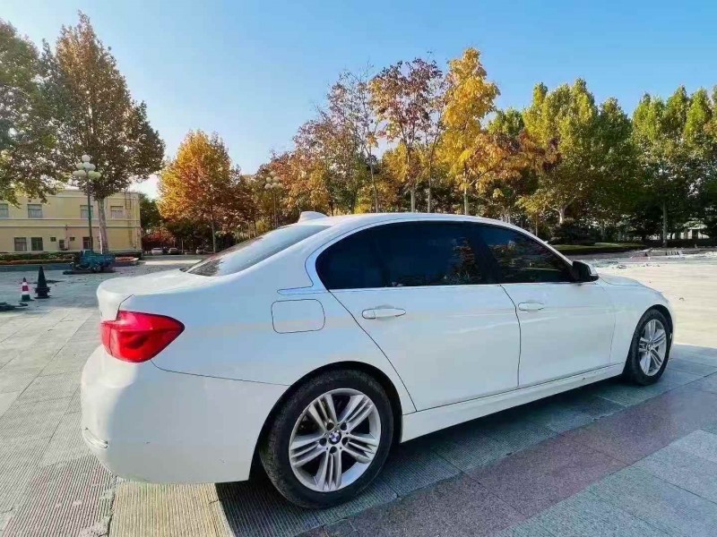 济宁17年宝马3系7