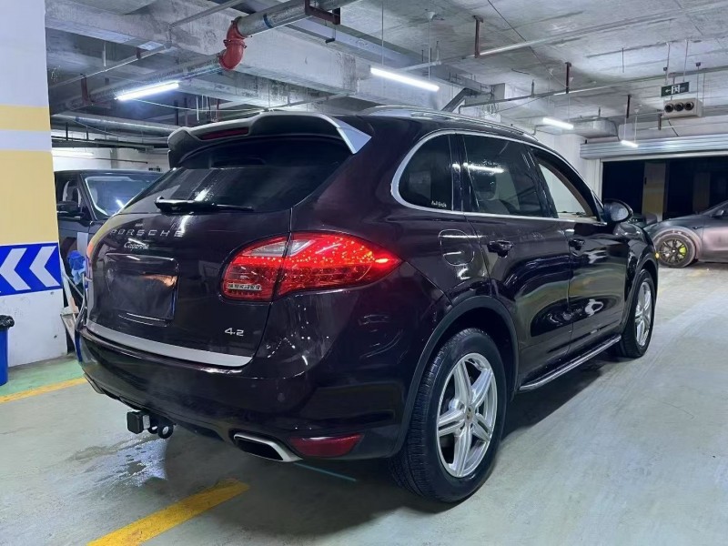 成都14年保时捷卡宴6