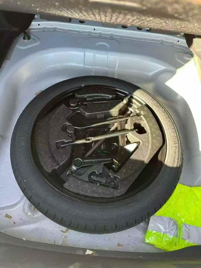 青岛24年吉利帝豪4