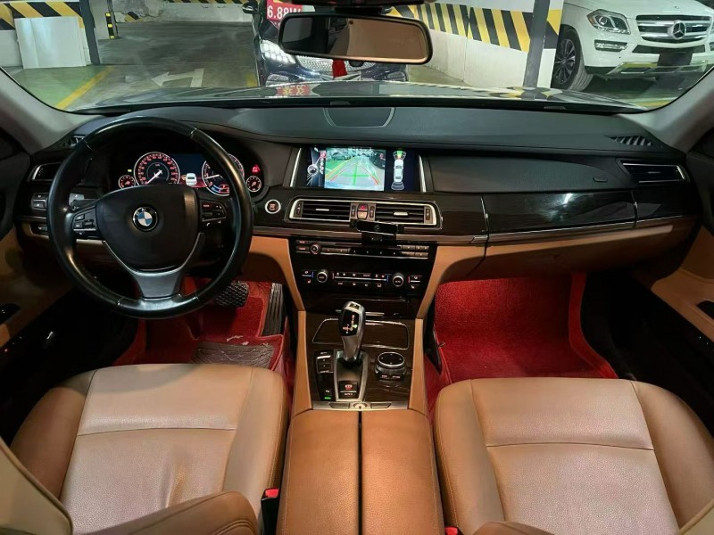 成都15年宝马7系5