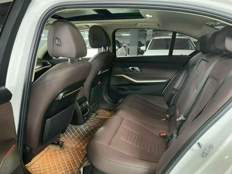 成都19年宝马3系3