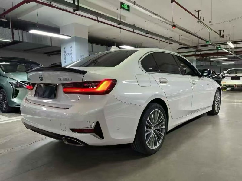 成都19年宝马3系5