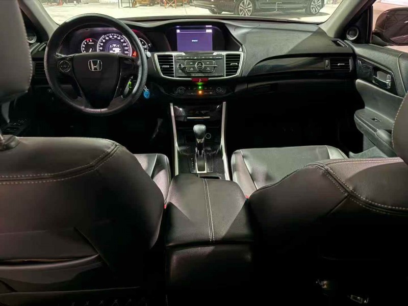 通辽18年本田雅阁5