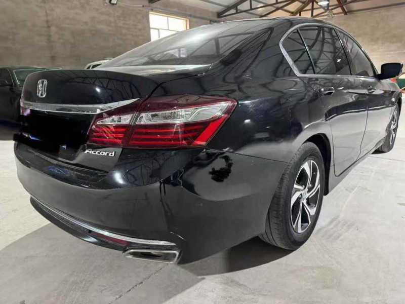 通辽18年本田雅阁8