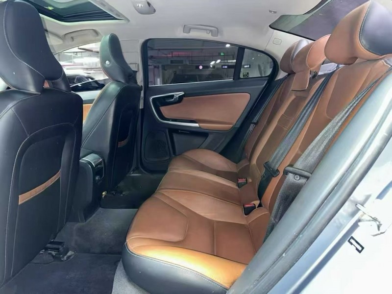 成都18年沃尔沃S60L4