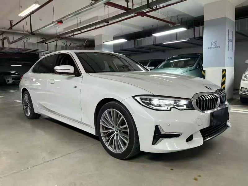 成都19年宝马3系2