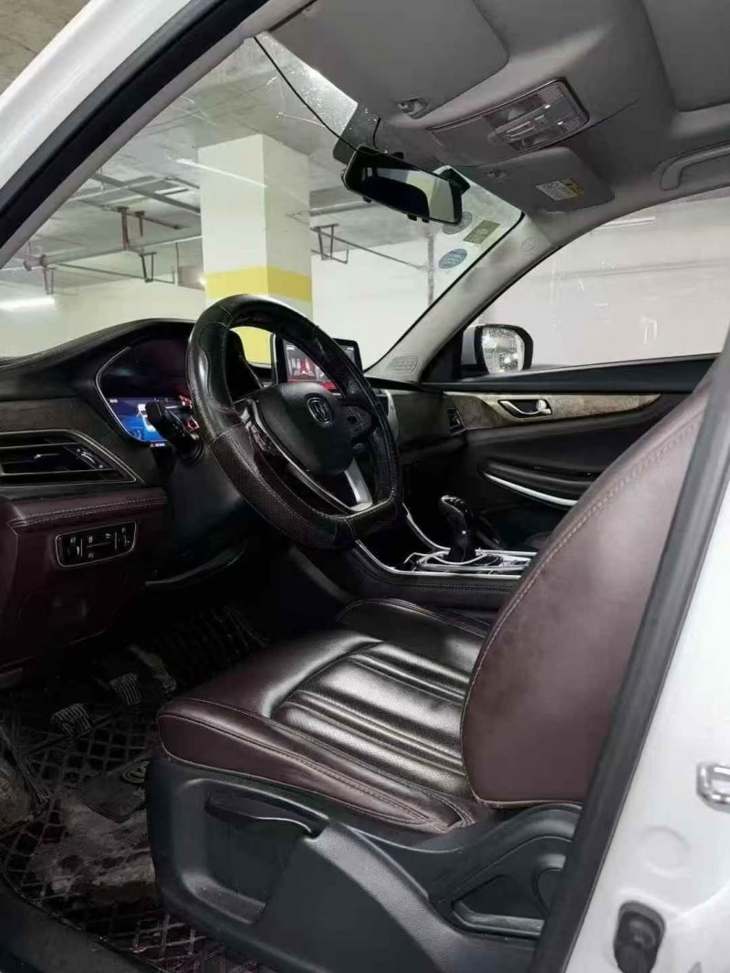 成都19年长安汽车CS753