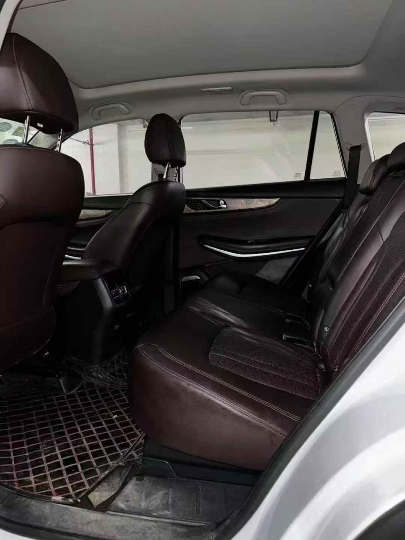 成都19年长安汽车CS754