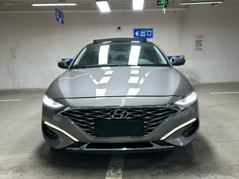 成都20年现代菲斯塔1