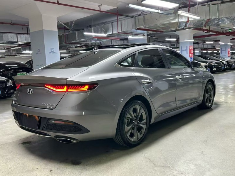 成都20年现代菲斯塔7