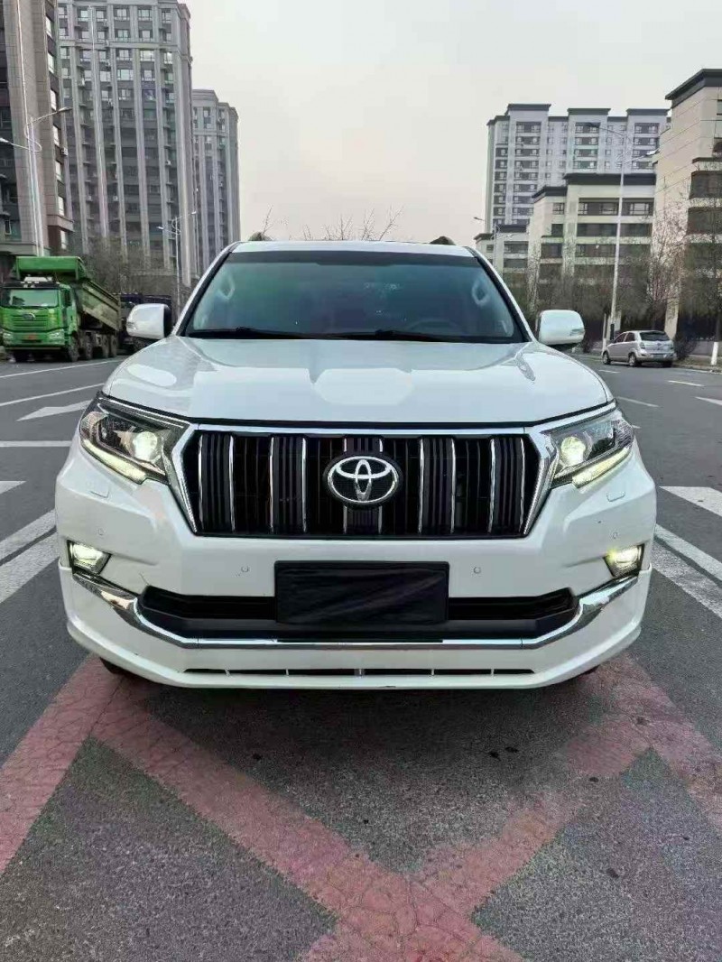 承德19年丰田普拉多1