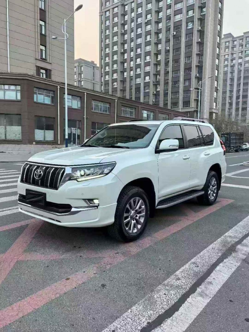 承德19年丰田普拉多2