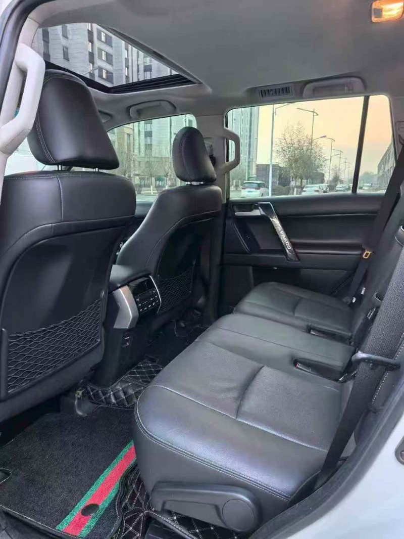 承德19年丰田普拉多6