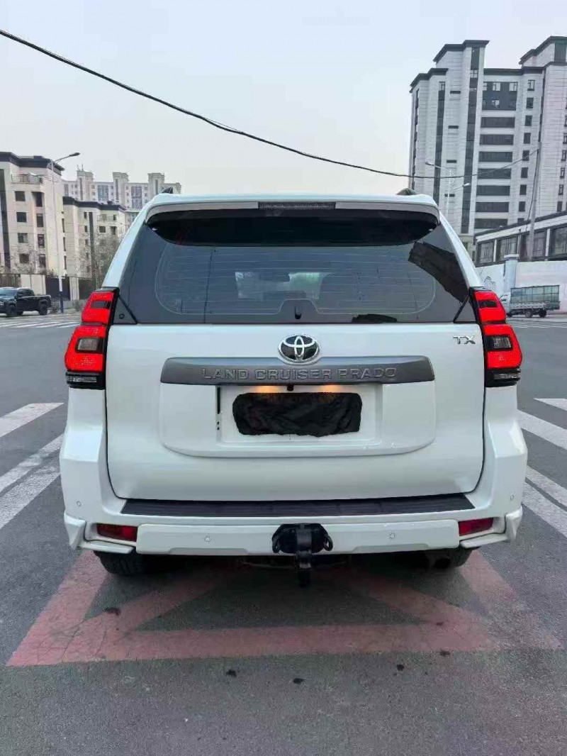 承德19年丰田普拉多9