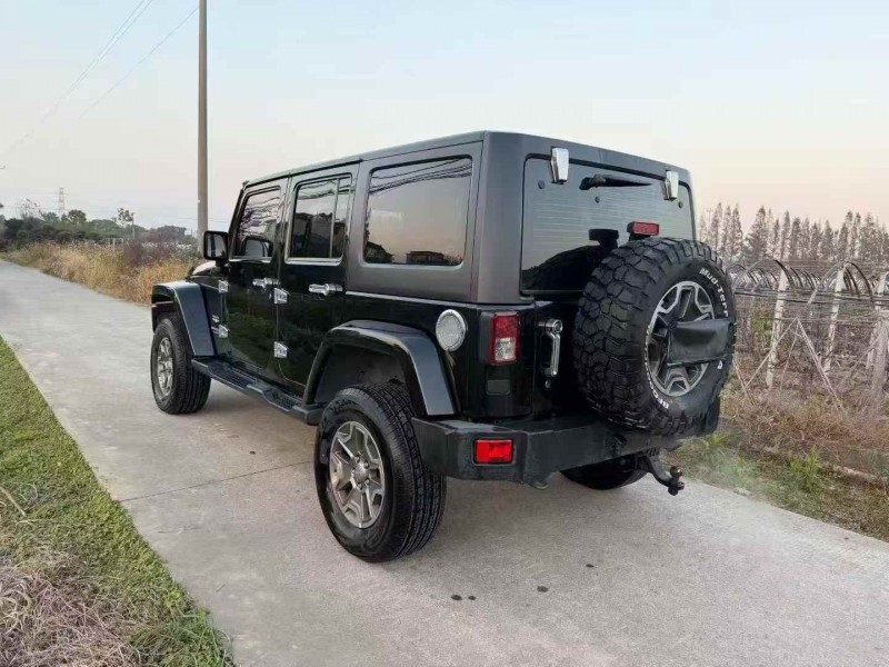 嘉兴14年Jeep牧马人8