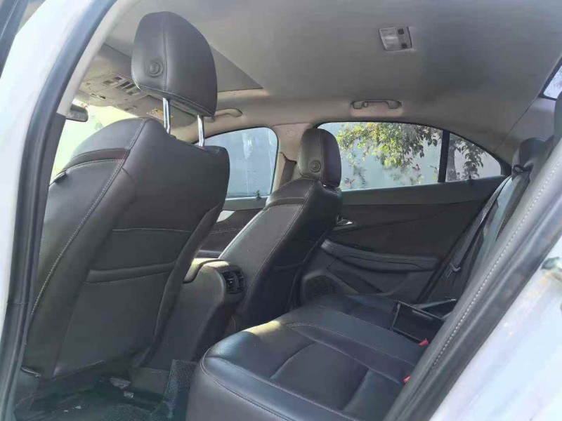 孝感17年雪佛兰迈锐宝5