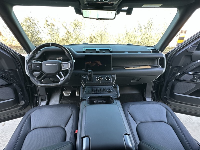 徐州23年路虎卫士7