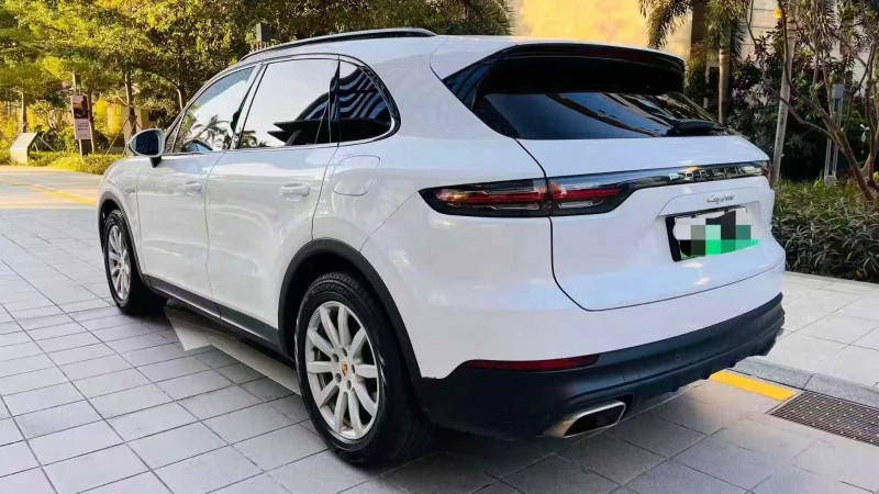 广州19年保时捷Cayenne新能源8