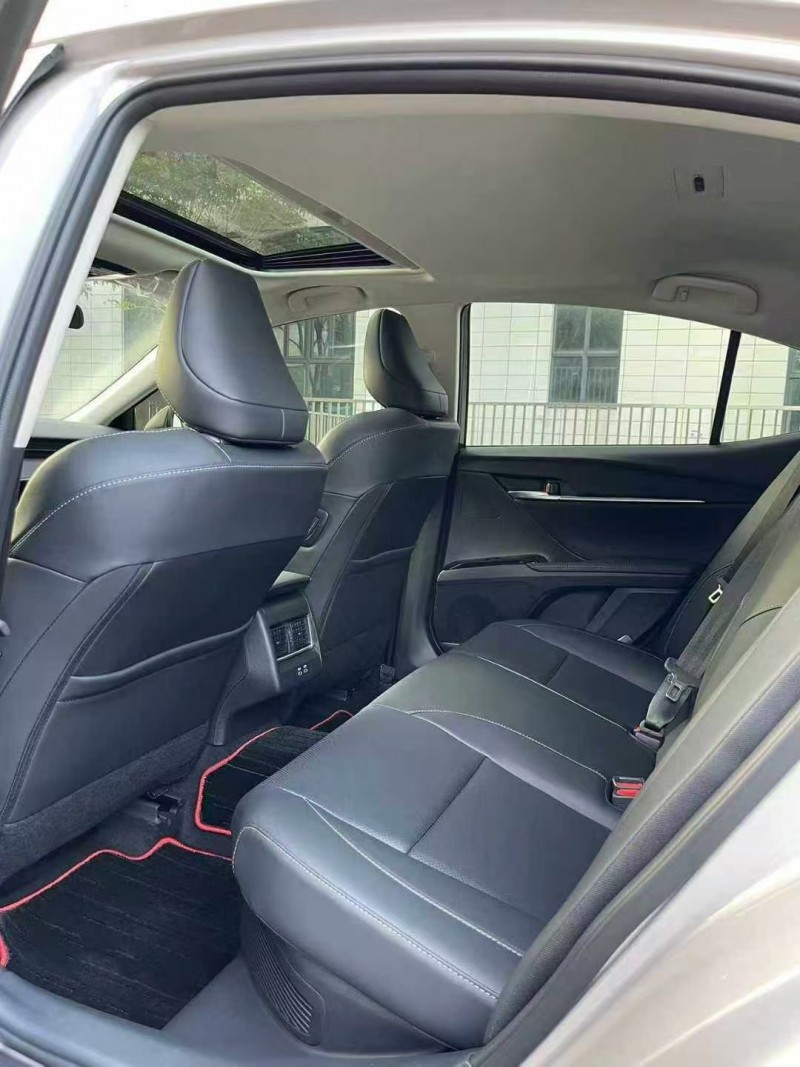 佛山25年丰田凯美瑞5