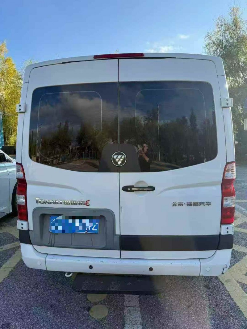 重庆20年福田图雅诺8