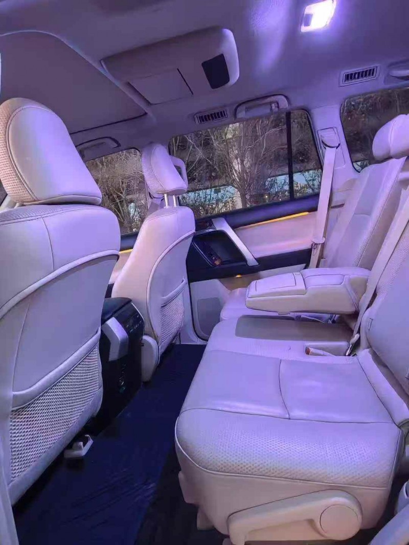 天津12年丰田普拉多6