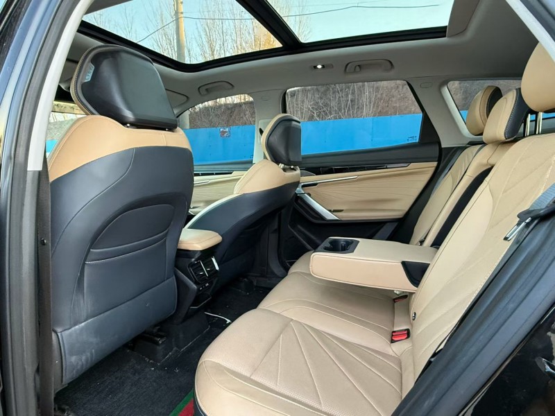 青岛24年吉利博越4