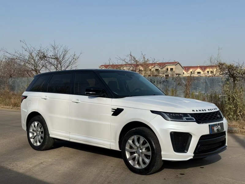 青岛18年路虎揽胜运动3