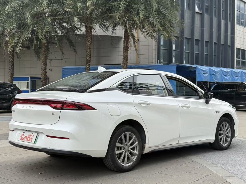 佛山25年传祺埃安S8