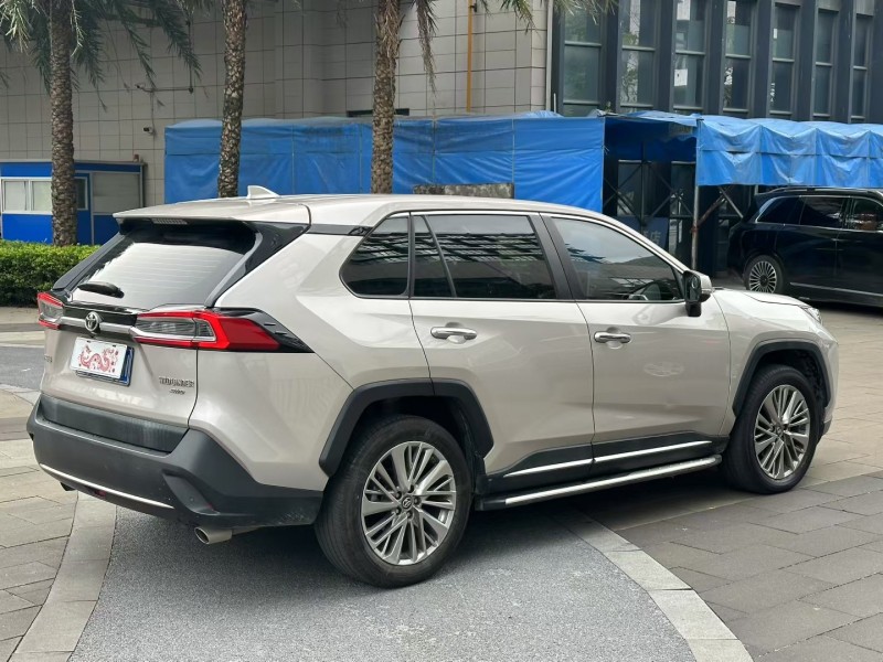 佛山21年丰田威兰达8