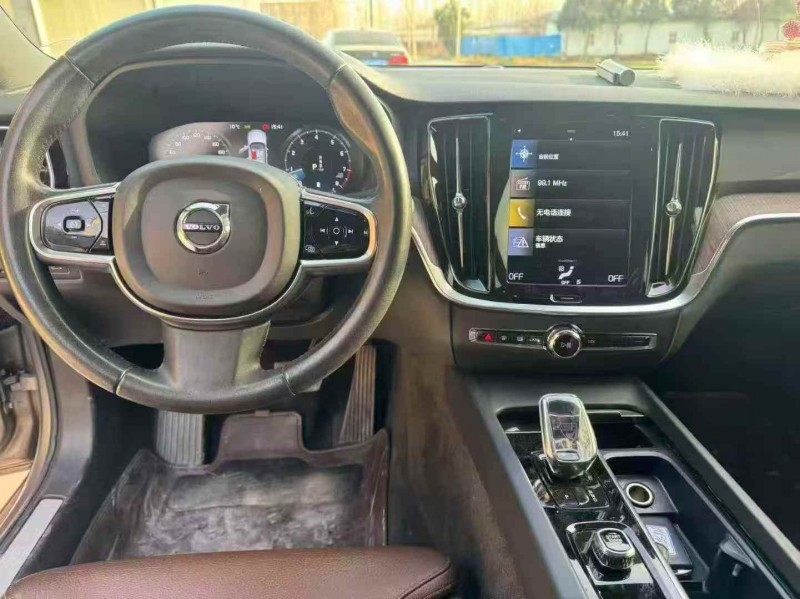 东营22年沃尔沃S60L5