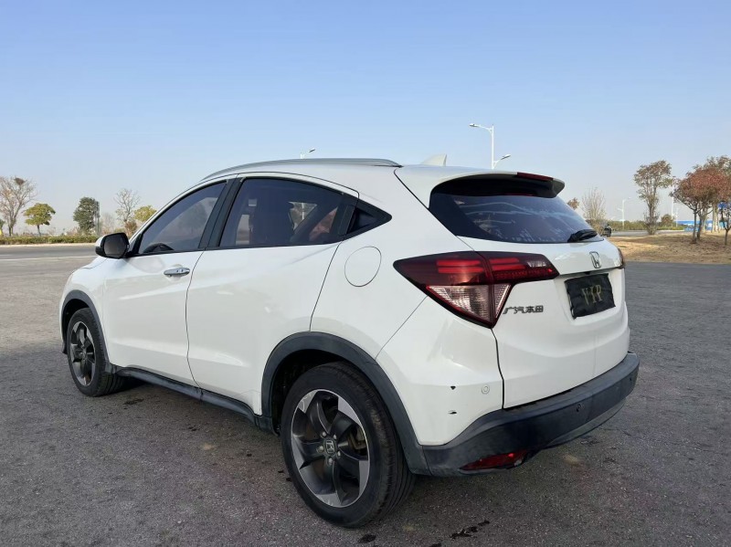 盐城16年本田缤智8