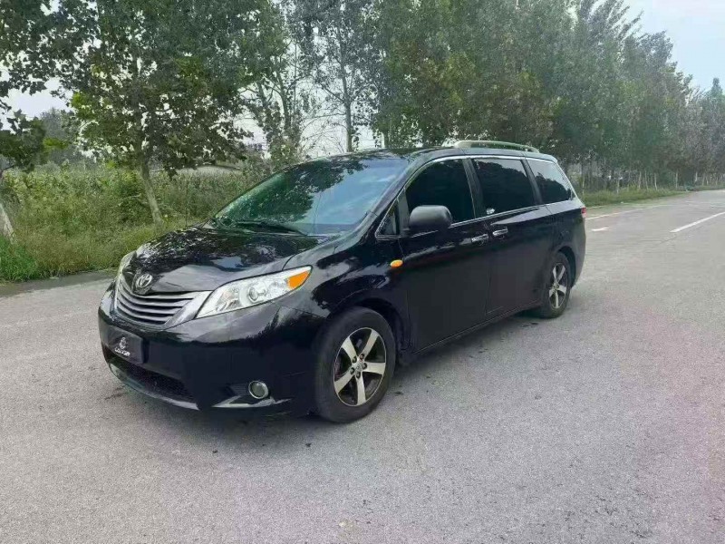 烟台17年丰田塞纳2