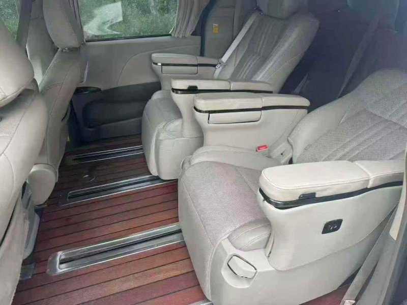 烟台17年丰田塞纳5