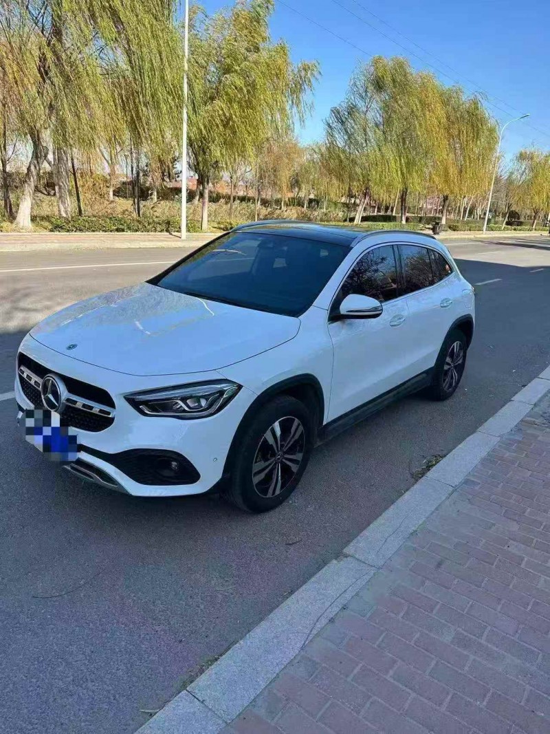 济宁22年奔驰GLA2