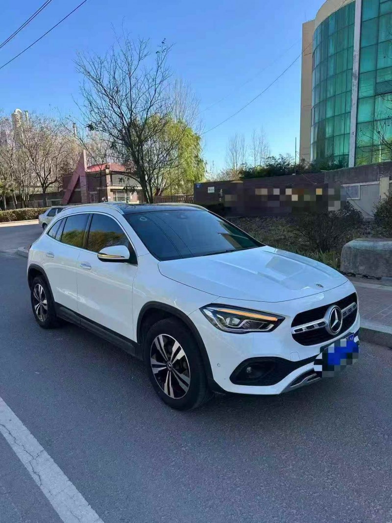济宁22年奔驰GLA3