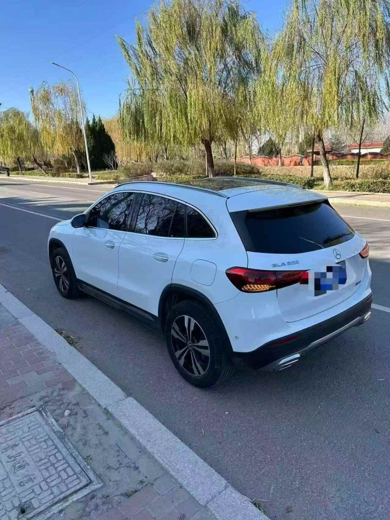 济宁22年奔驰GLA8