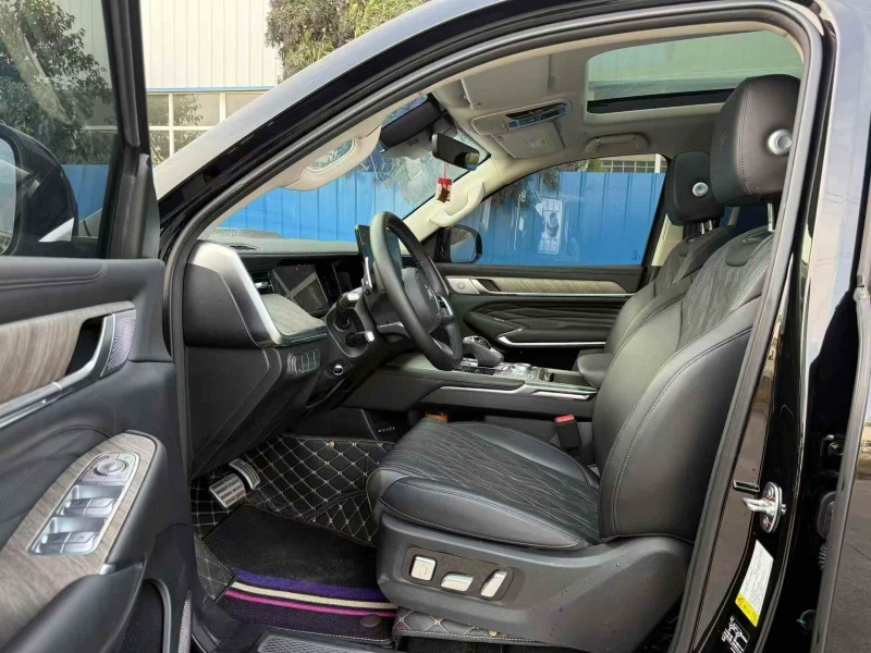 新乡25年长城汽车坦克4