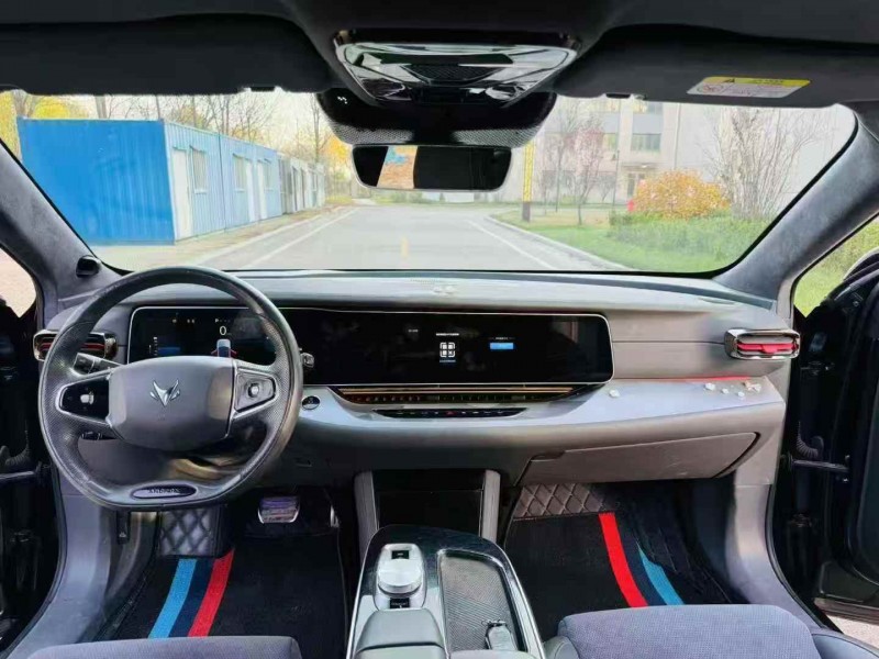 济宁21年极狐汽车阿尔法4