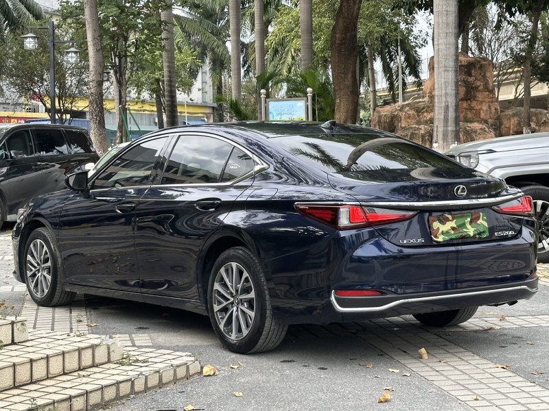 东莞23年雷克萨斯ES7