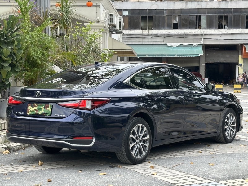 东莞23年雷克萨斯ES8