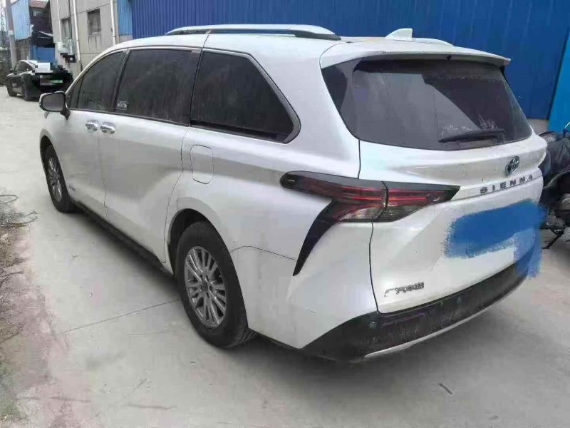 枣庄23年丰田塞纳5