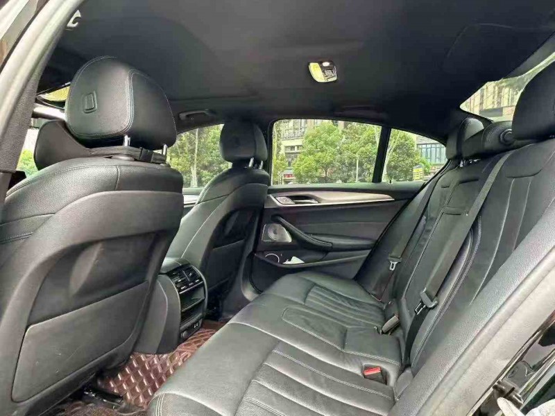 重庆20年宝马5系6