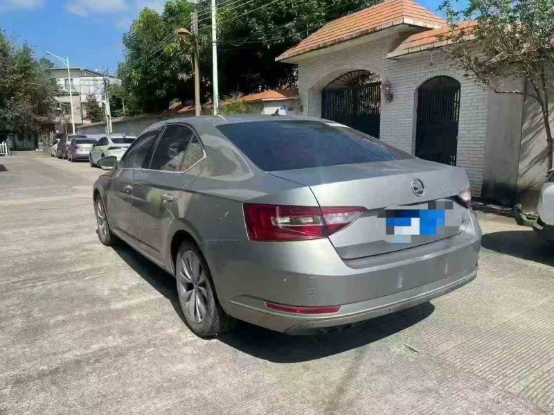 湛江18年斯柯达速派8