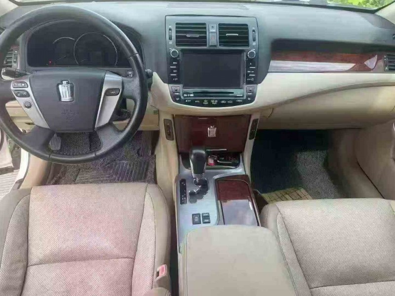 桂林14年丰田皇冠4